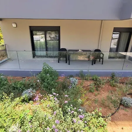 Brand New Next To The Beach, Peaceful Square, Garden View * העיירה רתימנו