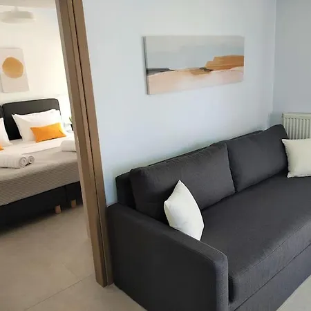 Brand New Next To The Beach, Peaceful Square, Garden View דירה העיירה רתימנו